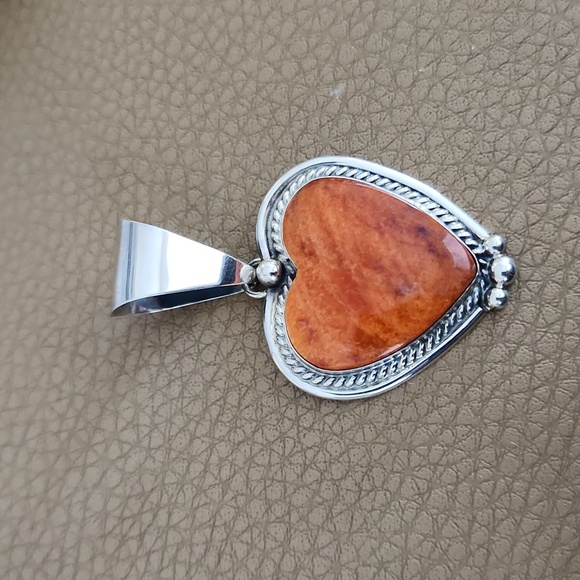 Stunning NWOT Native American Navajo Orange Spiny Oyster Heart Pendant 🧡🎁🍊 - Picture 8 of 10